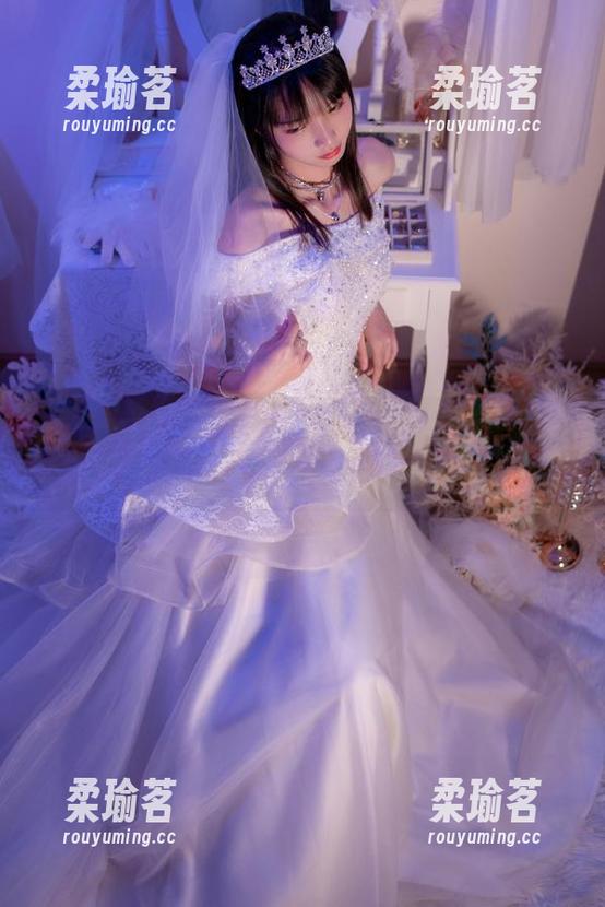 西瓜少女户外美图大放送：合集里有你想不到的‘西瓜’风情！