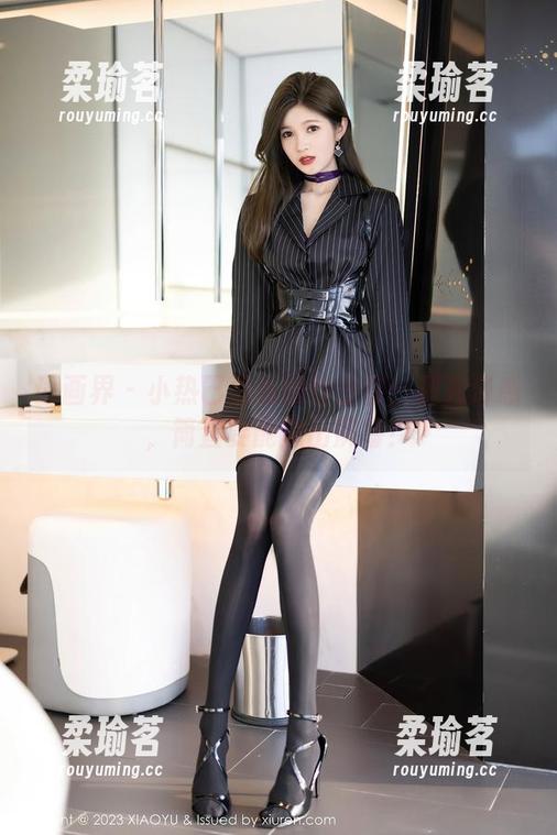 语画界 - 小热巴最新婚纱分享：那光泽感，简直要能溢出屏幕！