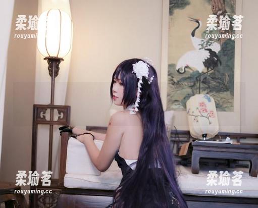 里见年一 谁说只有大牌能出这样的高清作品?看看里见年一的套装,实在太惊艳!