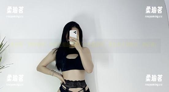 铁锤姐姐 微密圈 - 限时福利!铁锤姐姐的吊带作品免费获取,别怪我没提醒你,别眨眼!