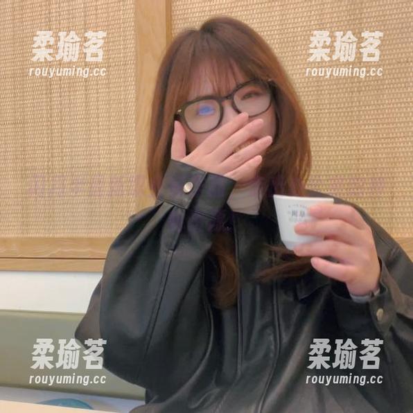 闪月半 闪月半最新职业装作品,走出办公室的神秘资源!