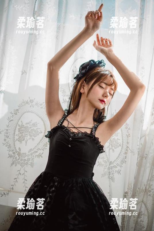 火辣的体操服：陆卿卿kyokyo全集原图，一秒让你忘掉所有烦恼，哈哈！