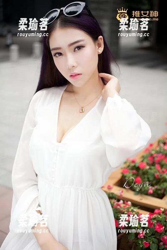 青豆客-可乐Vicky 青豆客 - 可乐Vicky的校园瞬间:原图里的“她”与“他”