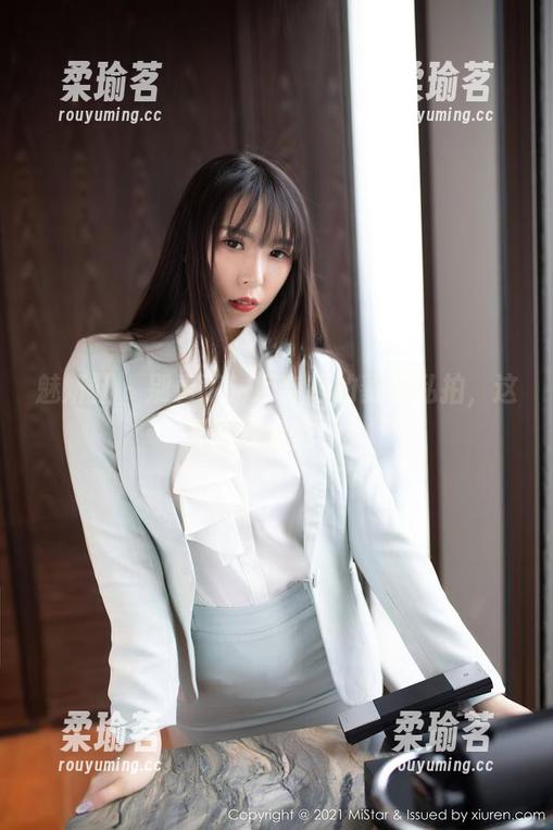 魅妍社 - 别看了！月音瞳的豹纹私拍，这画面我给满分！