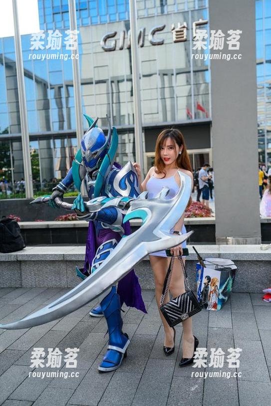魔镜街拍-婷婷 魔镜街拍 - 寒风中的极品美味:婷婷写真,让你怀念圣诞的肉丝