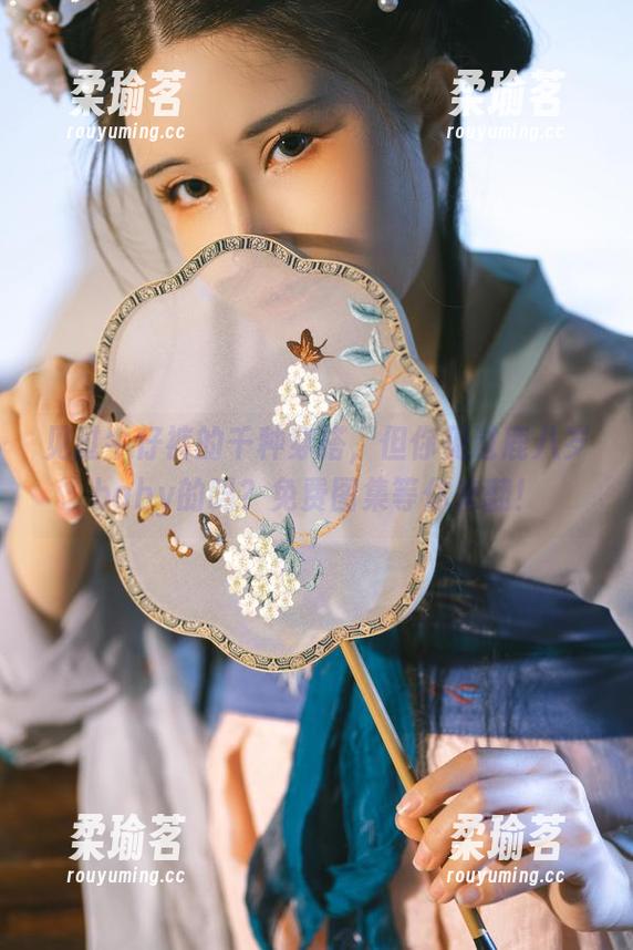 见过牛仔裤的千种穿搭，但你见过鹿八岁baby的吗？免费图集等你来翻！